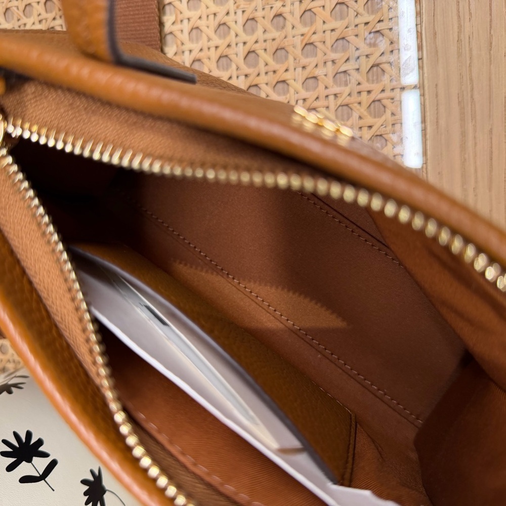 NWT！NEW! Tory Burch Blake Pebbled Leather Mini Top Handle Tote Crossbody-Tan - Picture 3 of 7